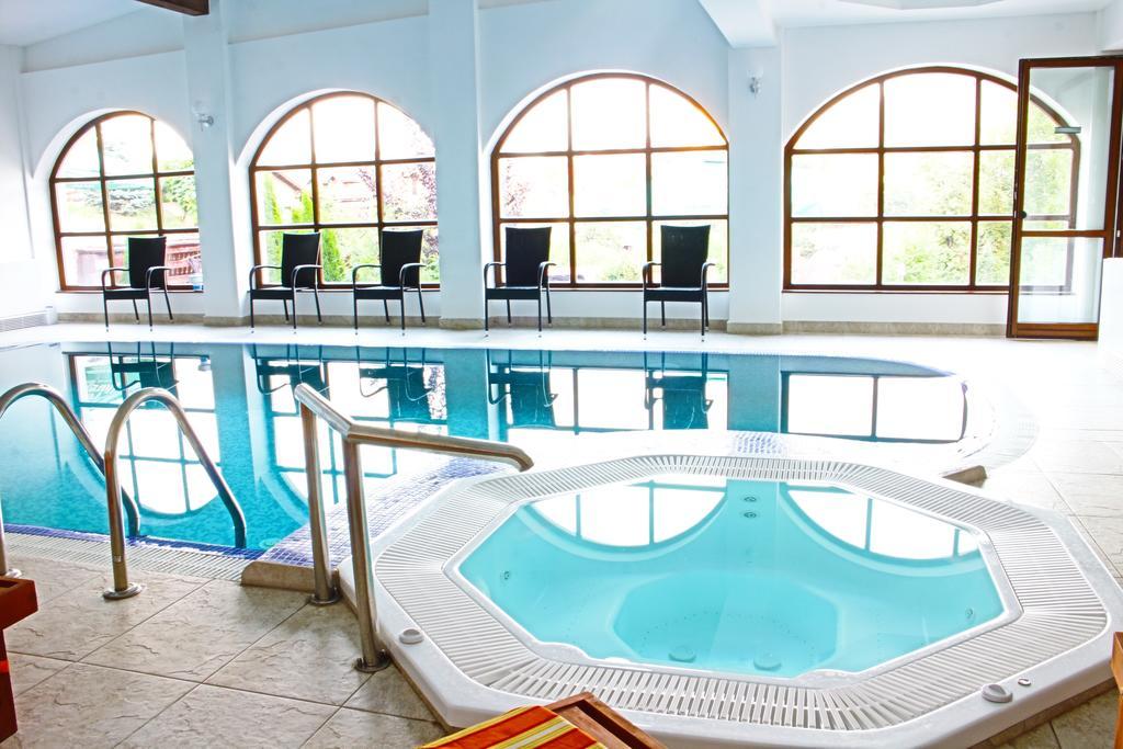Hotel Esprit Брашов Экстерьер фото