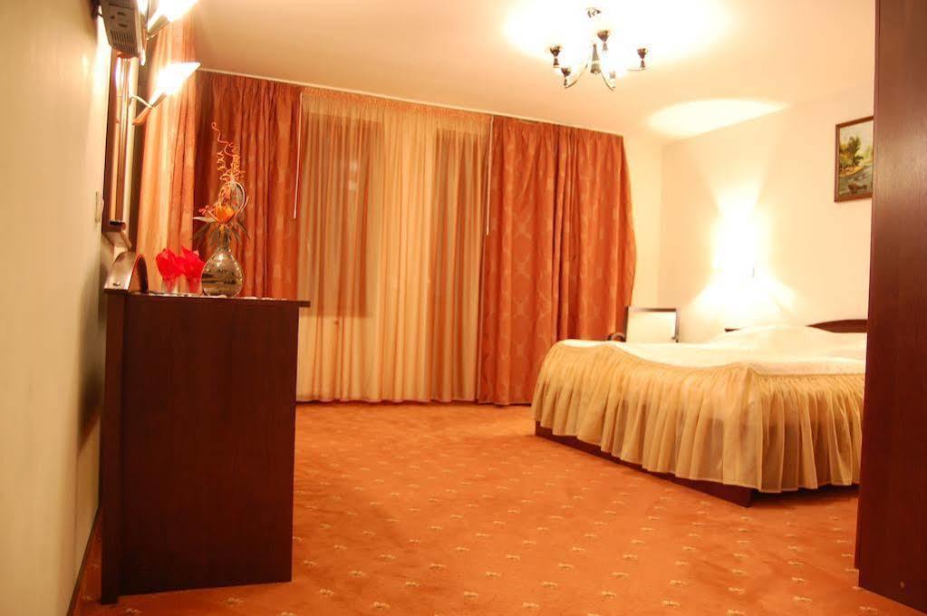 Hotel Esprit Брашов Экстерьер фото