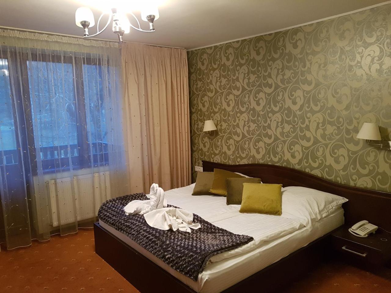 Hotel Esprit Брашов Экстерьер фото