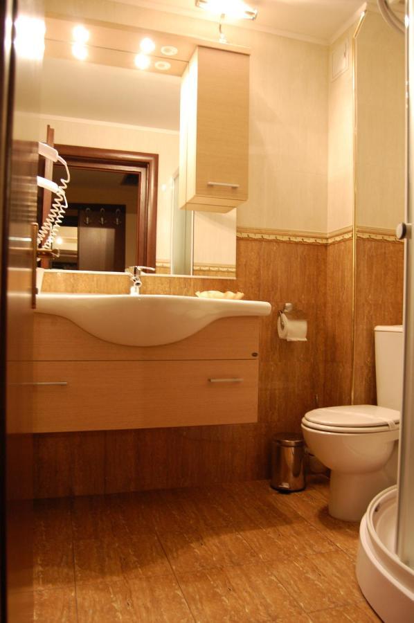 Hotel Esprit Брашов Номер фото